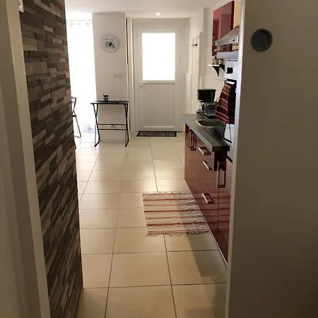 Sous Le Soleil De - Histoire De Cles Apartament