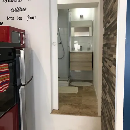 Sous Le Soleil De - Histoire De Cles Apartament *