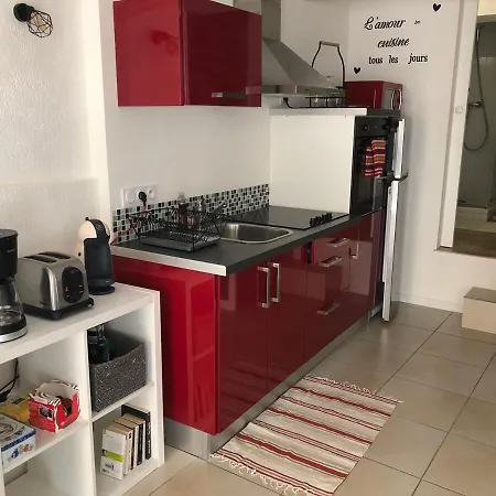 Sous Le Soleil De - Histoire De Cles Apartament